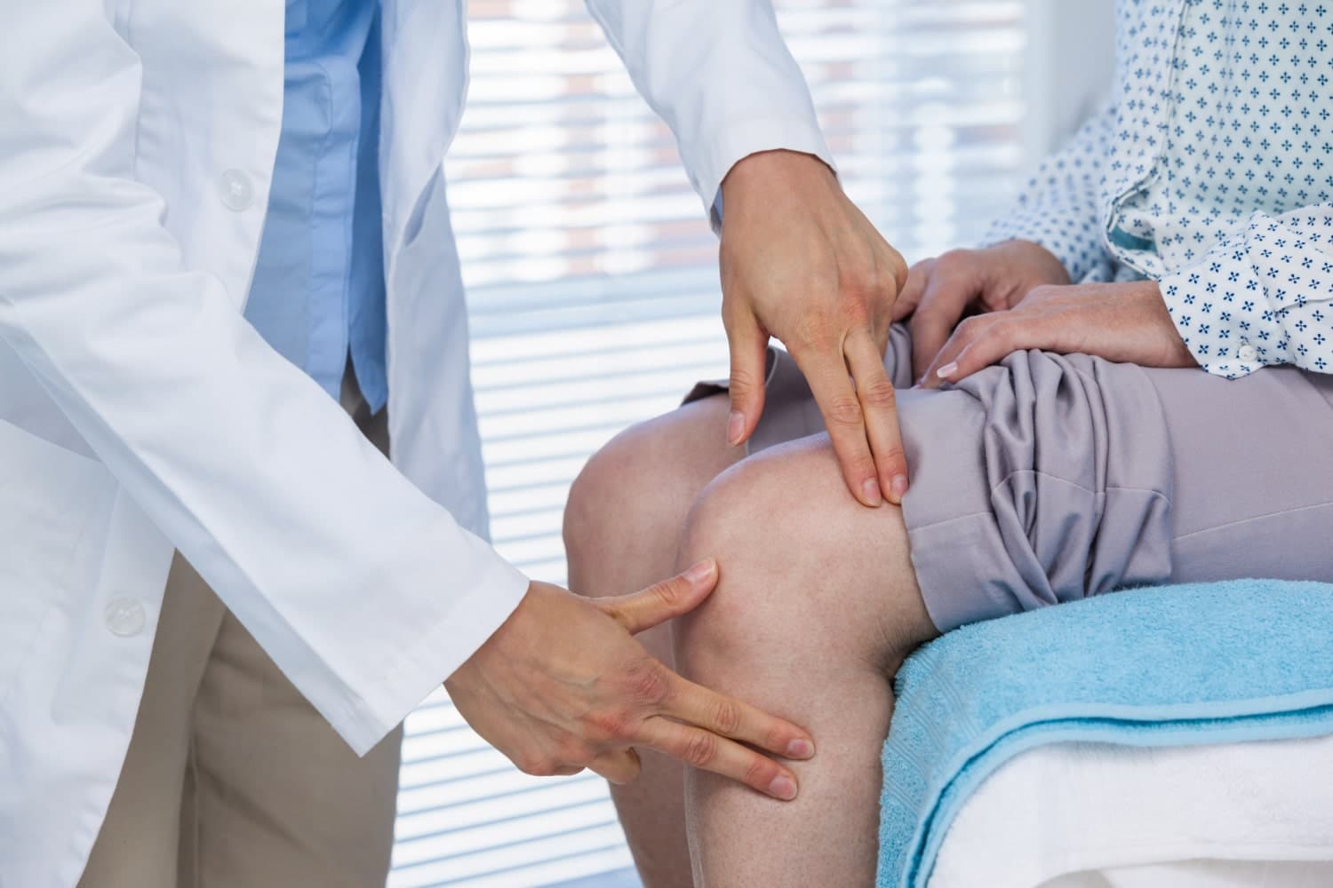 A close-up image of stem cell being applied to a tendon.